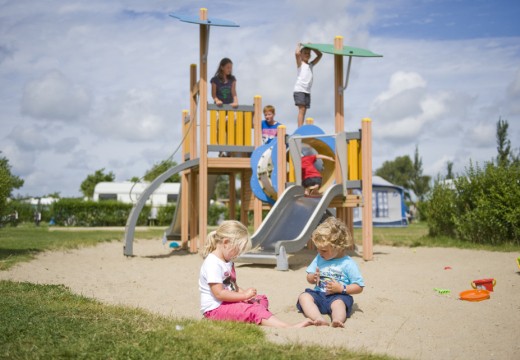 Kleine speeltuin bij Westhove.jpg