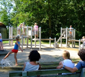 Speel- en Infopark Groede Podium