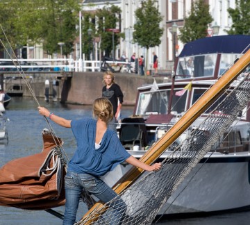 Goes - Aanmeren in de haven - Fotograaf Eddy Westveer kopie.jpg